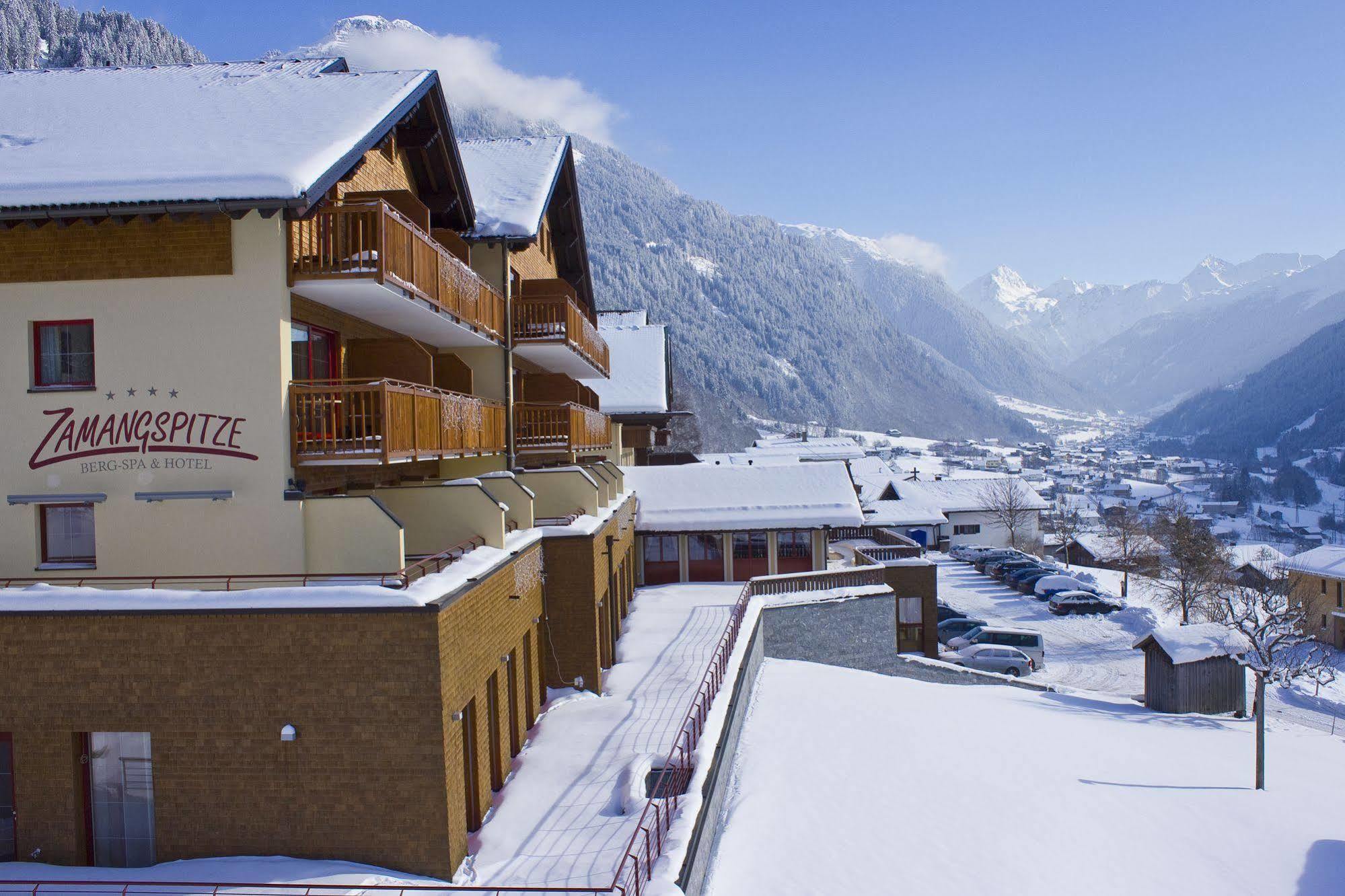 Berg-Spa & Hotel Zamangspitze Sankt Gallenkirch Esterno foto