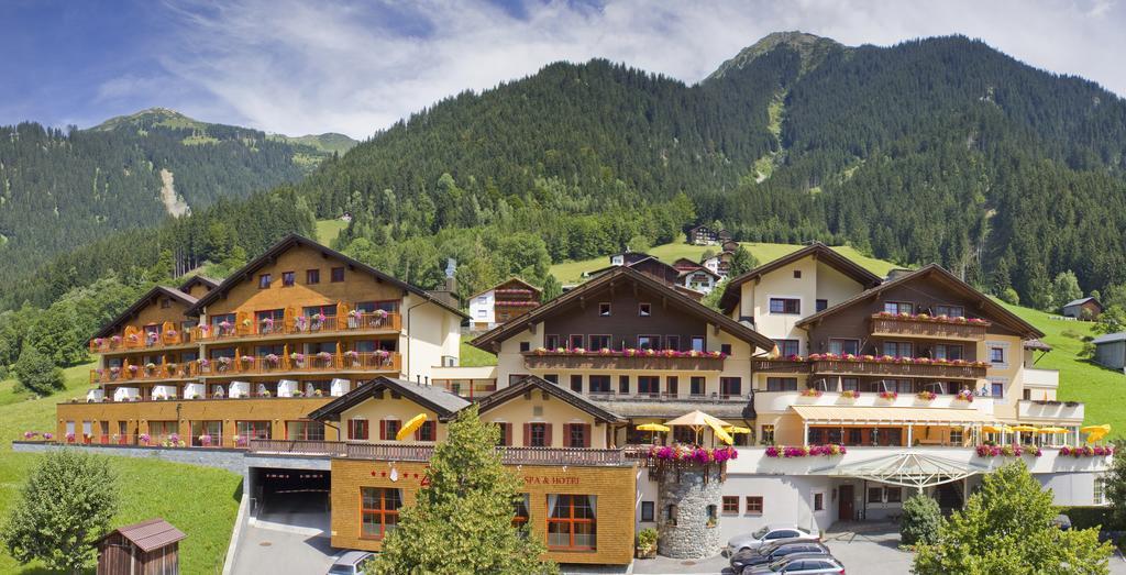 Berg-Spa & Hotel Zamangspitze Sankt Gallenkirch Esterno foto
